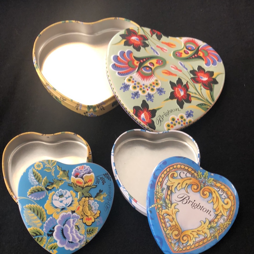 Heart shaped - 3 Brighton tins - Picture 3 of 5